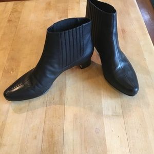 Italian black leather ankle boot 39